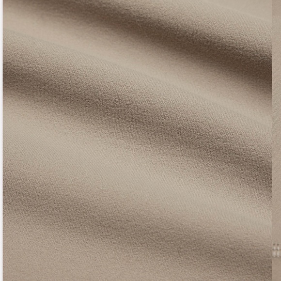 Aritzia BUTTER Cheeky Hi-Rise Flare Legging - Picture 4 of 12